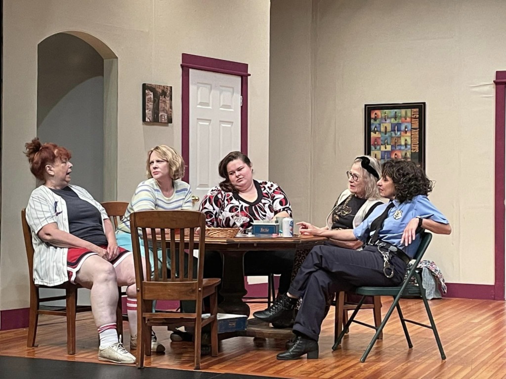 The Odd Couple (Female Edition) at The Salem Players 📷 Tim Toscano