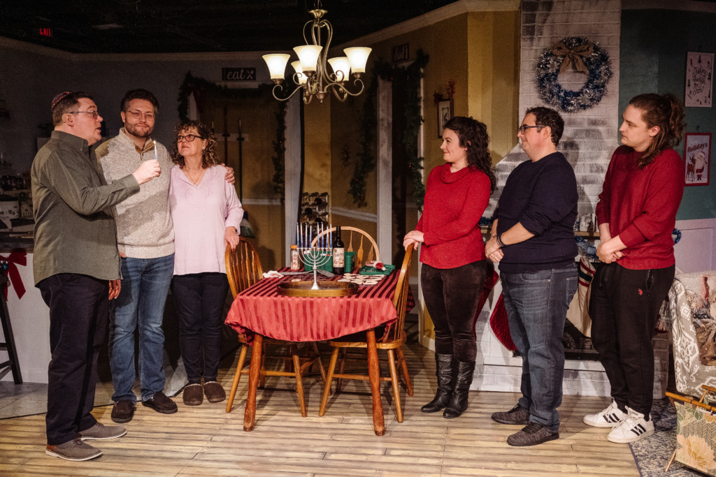 A Very Jewish Christmas a Maryland Ensemble Theatre 📷 David S. Spence