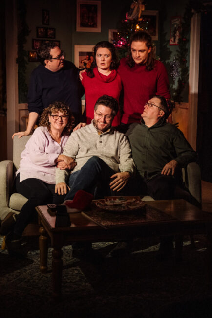 A Very Jewish Christmas a Maryland Ensemble Theatre 📷 David S. Spence