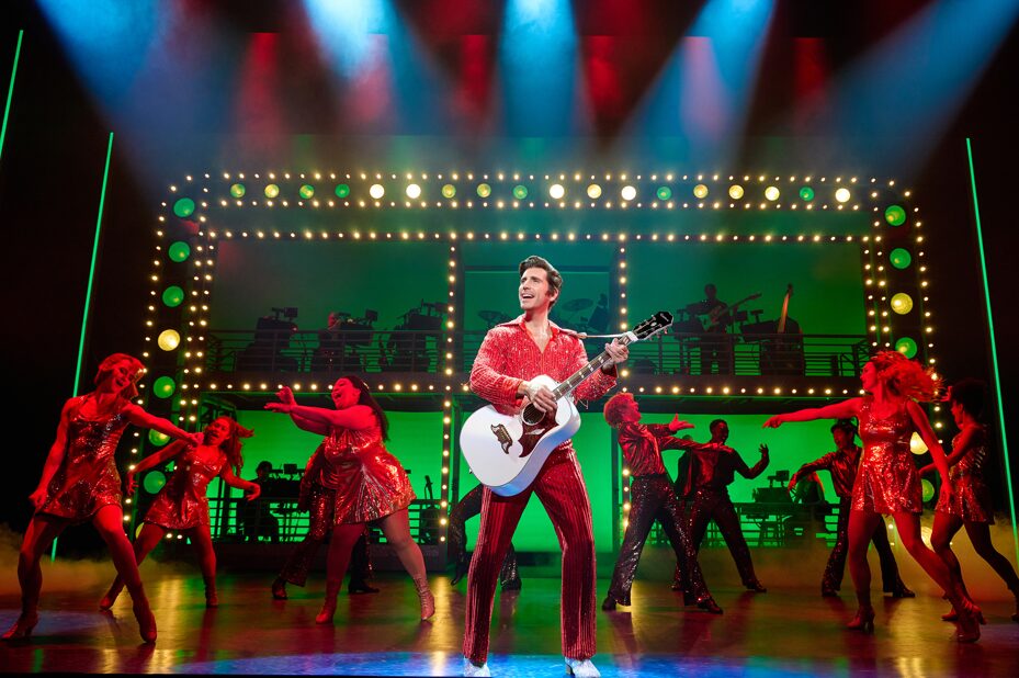 A Beautiful Noise: The Neil Diamond Musical 📷Jeremy Daniel